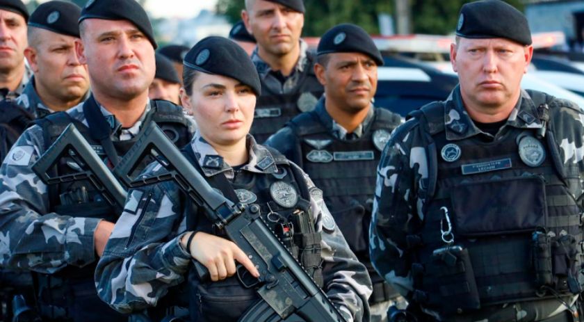 Lei do Paraná que restringe número de mulheres na PM e no Corpo de Bombeiros há 19 anos é contestada na Justiça