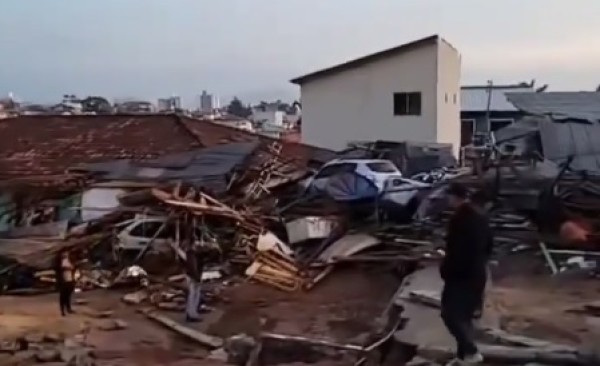Reservatório rompe e deixa rastro de destruição em Florianópolis