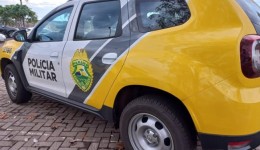 Polícia recupera veículo furtado abandonado em terreno baldio